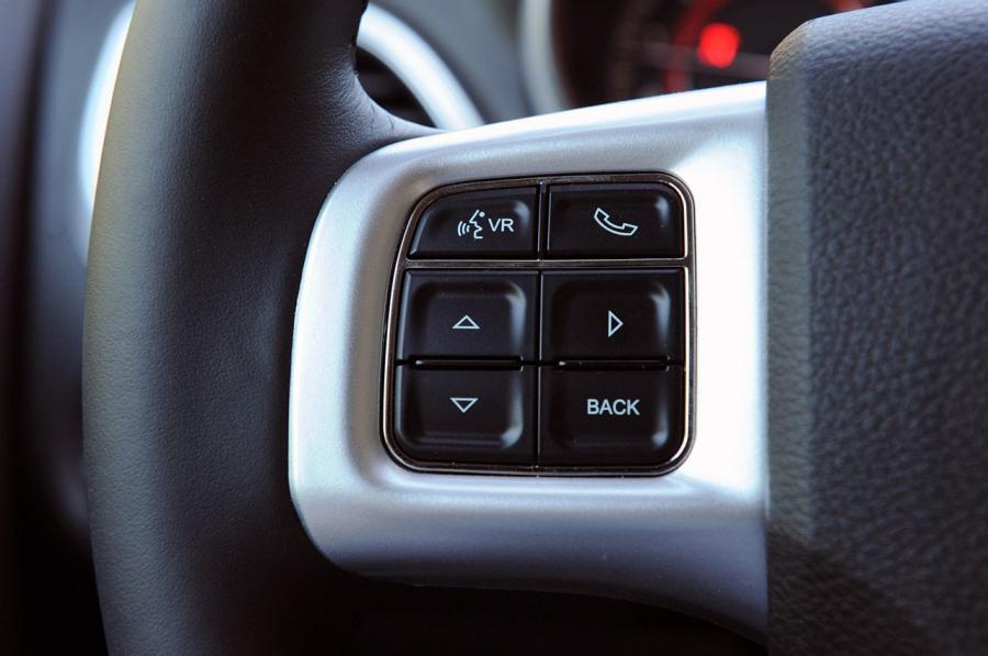  Dodge Journey 2011 года  (фото 22 из 69)